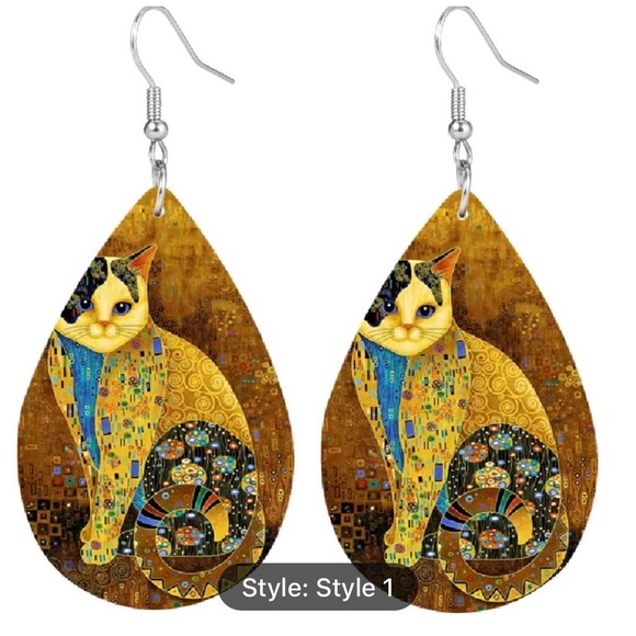 Golden Cat Teardrop Dangle Leatherette Earrings - Picture 3 of 6